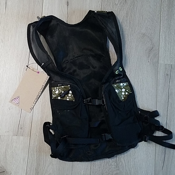 nike acg hydration race vest